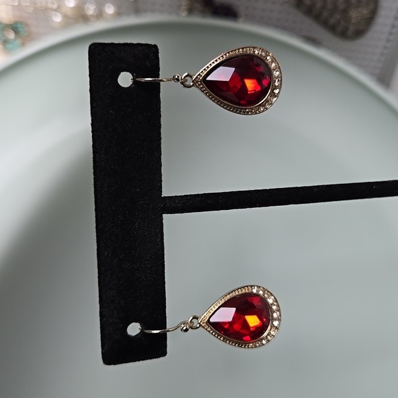 Vintage Red Teardrop Earrings - Picture 10 of 10